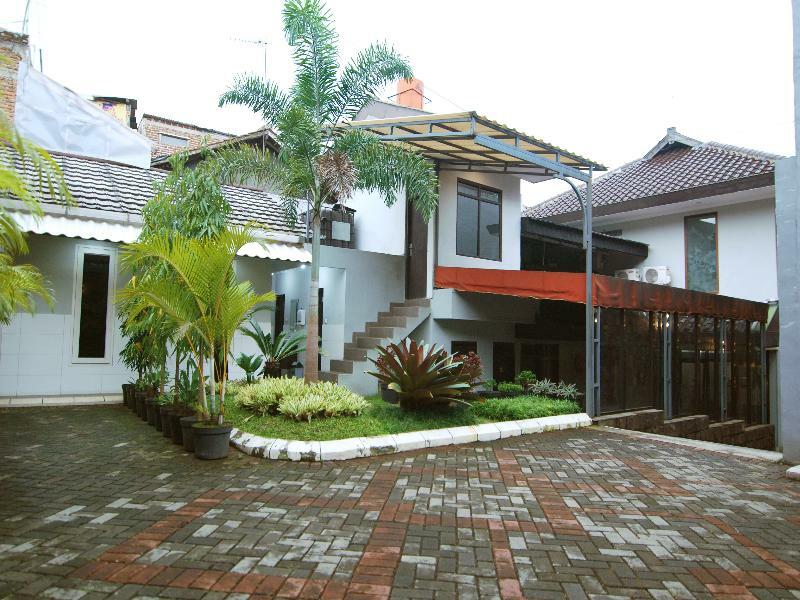 Oyo 202 Kuwera Inn Bandung Exterior foto